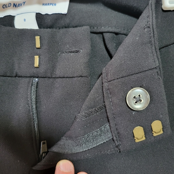 Harper Old Navy - Picture 4 of 5